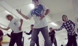 卡卡舞视频在线观看,跟随热门视频一起摇摆